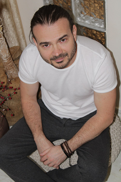 Descopera-l pe Bogdan Mogos